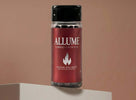 Φωτογραφία συμπληρώματος ALLUME Libido Capsules σε μπουκάλι, τοποθετημένο σε βάθρο για ευεξία και ενίσχυση σεξουαλικής διάθεσης