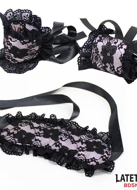 2 Piece Set Lace lindfold and Handcuffs