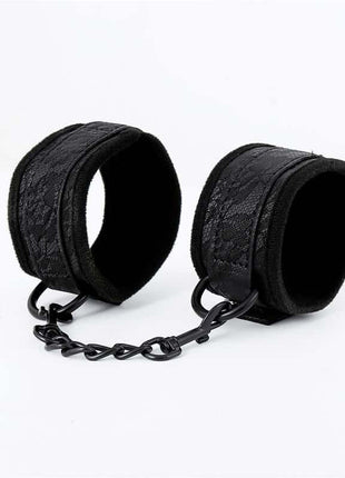 Adjustable handcuffs