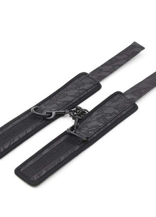 Adjustable handcuffs
