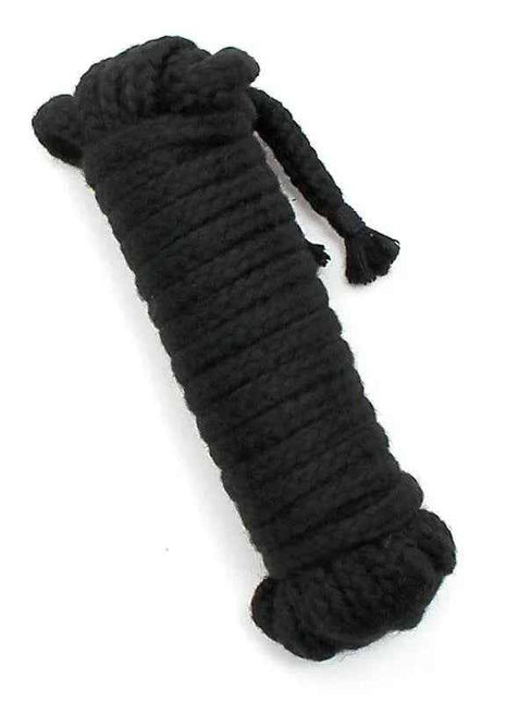 Close-up of Bristol Hemp Rope 5 m made from natural hemp fibers, showcasing its strength and rustic texture
