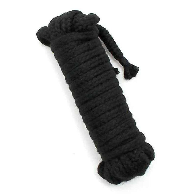 Close-up of Bristol Hemp Rope 5 m made from natural hemp fibers, showcasing its strength and rustic texture