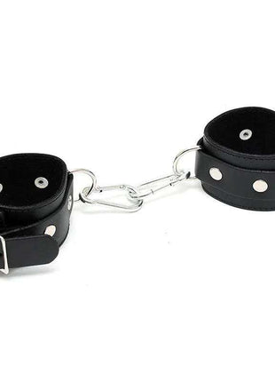 Adjustable cuffs fashion accessory on wrist