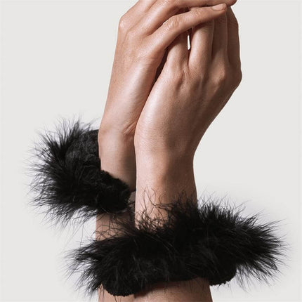 Cuffs Metal and Feathers Black