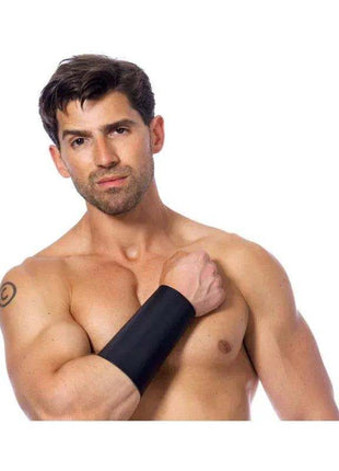 Gauntlet-Adjustable premium outdoor glove with adjustable fit