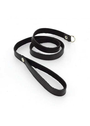 Black leather leash with a smooth finish, looped handgrip, brass-tone rivets and metal clip