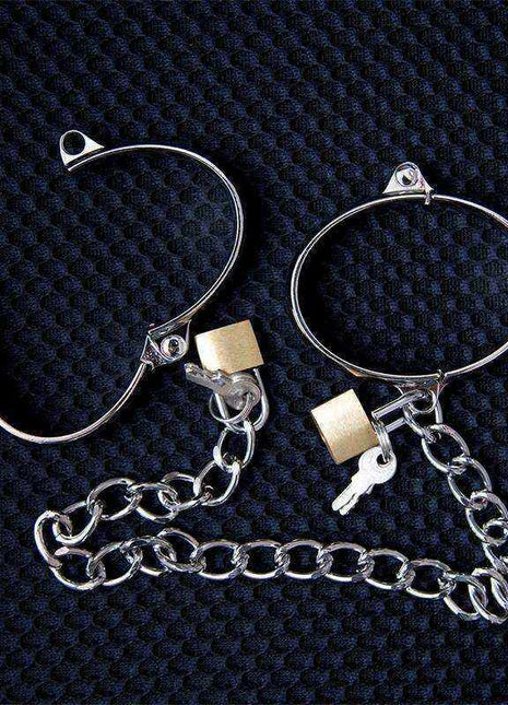 Metal Hand Cuff for Men 7cm, silver-colored metal cuffs with circular bands, short chains, and small locks