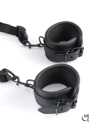 Restraint Set with Neck Pillow