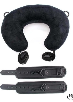Restraint Set with Neck Pillow
