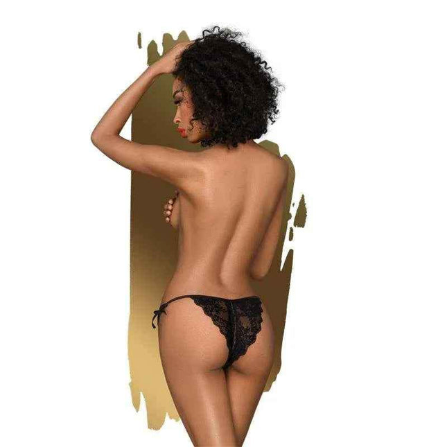 Black seamless panties made from soft cotton-elastane blend for everyday comfort and timeless style